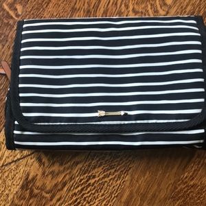 Stella & Dot travel case